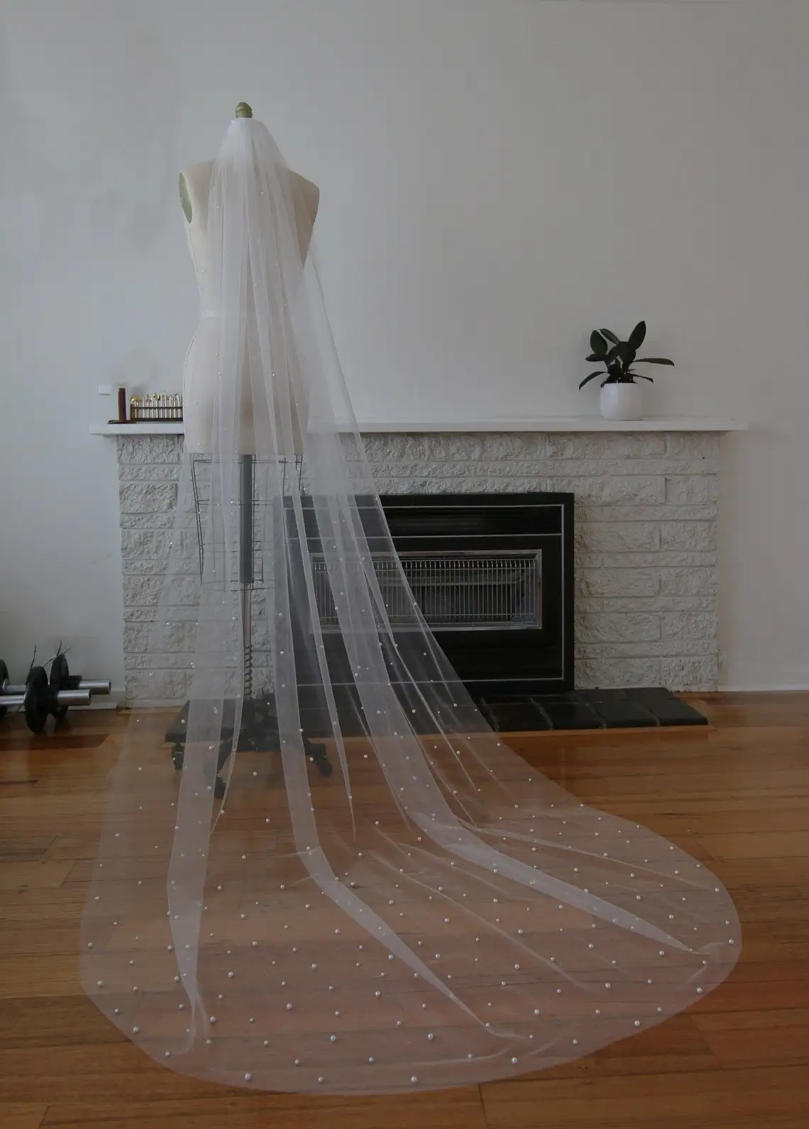 TOPQUEEN V05 Pearls Wedding Veils with Comb 100% Handmade Beaded Wedding Accessories 3M Cathedral Wedding Veil  Luxury Elegant