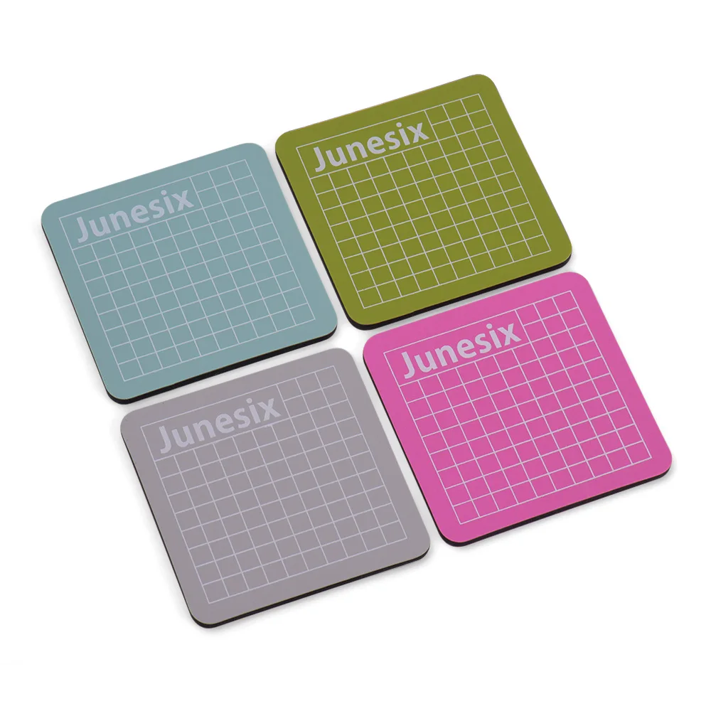 

4 Pack 6 * 6cm Mini Self Healing Cutting Mat Double Sided with Grid Design Non-slip PVC Cutting Board for Arts & Crafts Projects
