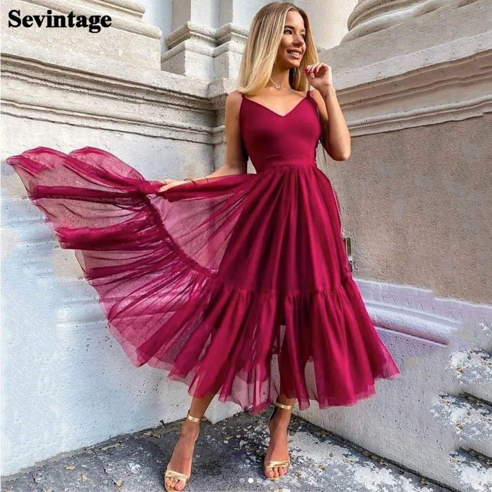 

Sevintage Burgundy Tea-Length Prom Dresses Tiered Tulle Straps Plus Size Homecoming Party Gowns Short Bridesmaid Dress 2021