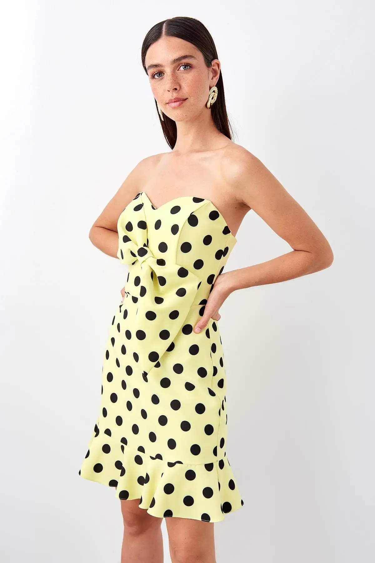 

Trendyol Yellow Polka Dot Pattern Dress TPRSS19EL0306