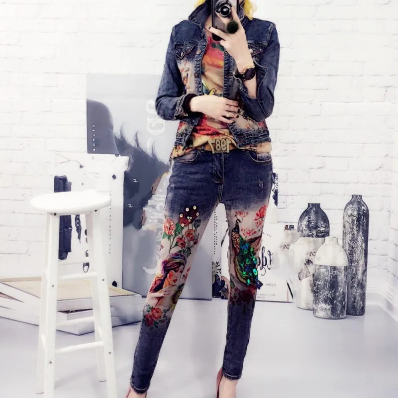 Nieuwe Sequin Bloemen Print Jeans Jas Broek Pak Dame Elastische Materiaal Schilderen Trends Vrouwen Denim Jas + Jeans 2 stuk set Nieuwe Sequin Bloemen Print Jeans Jas Broek Pak Dame Elastische Materiaal Schilderen Trends Vrouwen Denim Jas + Jeans 2 stuk set