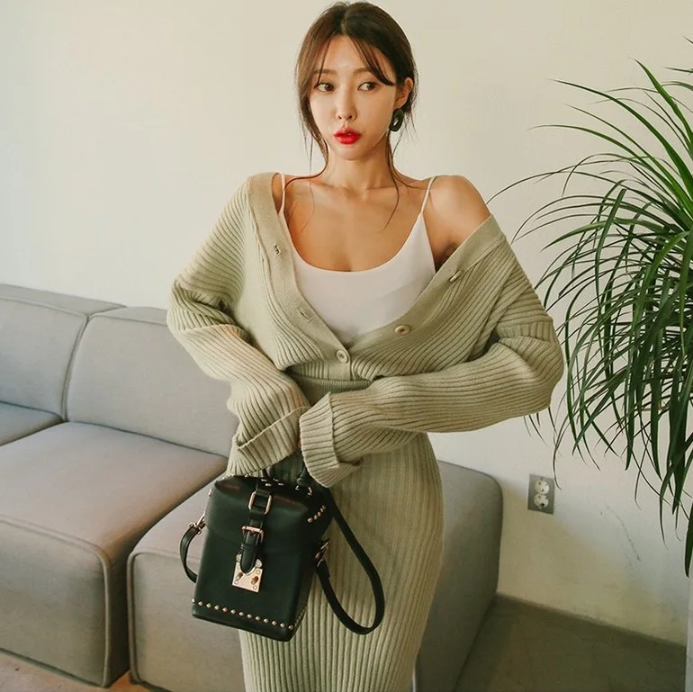 

Women autumn casual V-Neck Single Breasted Knit Cardigan Top+Elastic Waist Slim Pleated Skirt Set Knitted Knee Length Skirt Suit