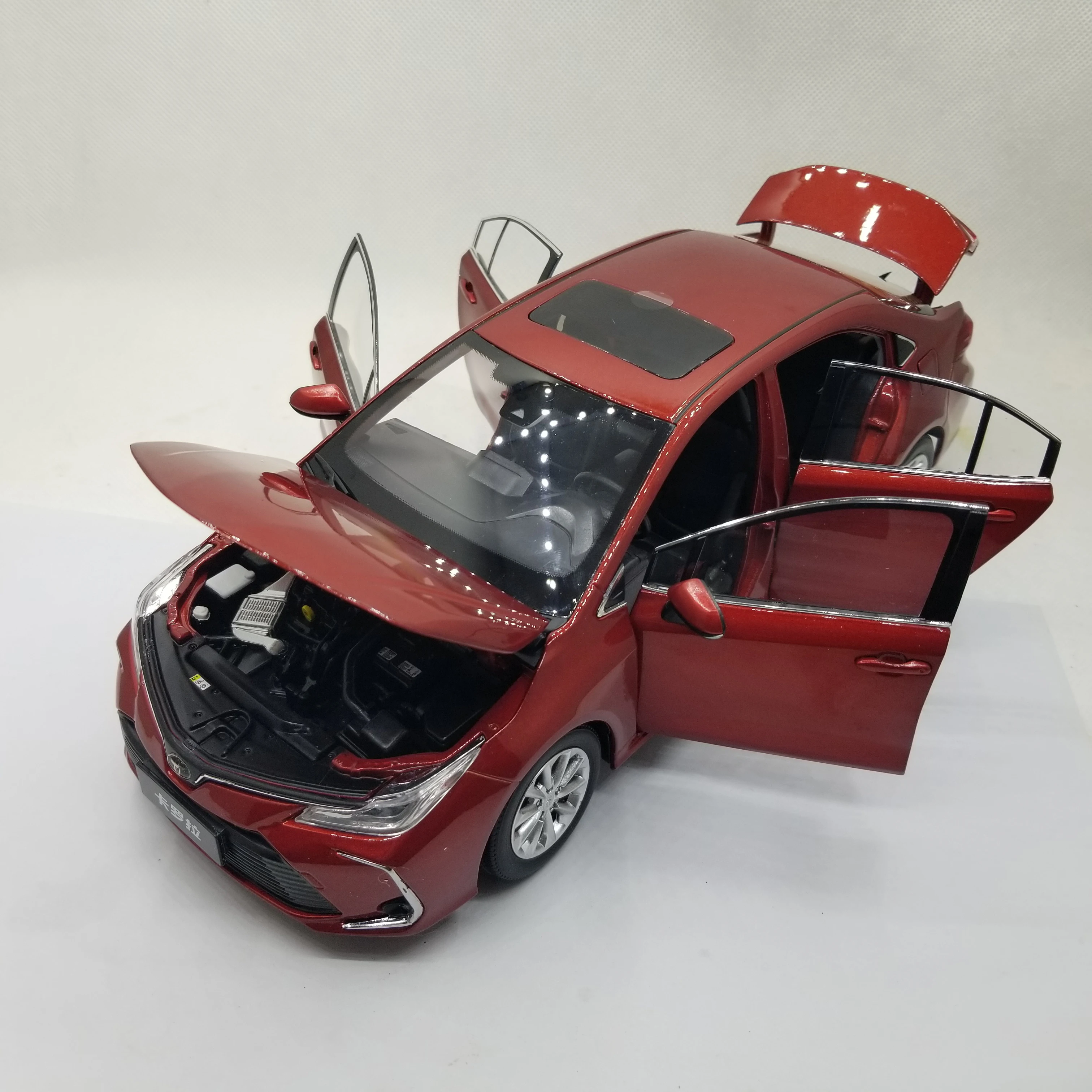 1:18 литая модель для Toyota Corolla 2019 красный седан игрушечный автомобиль из сплава