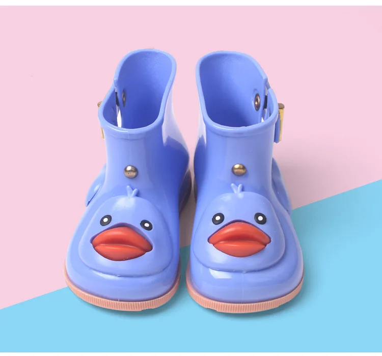 4466007900_684722905