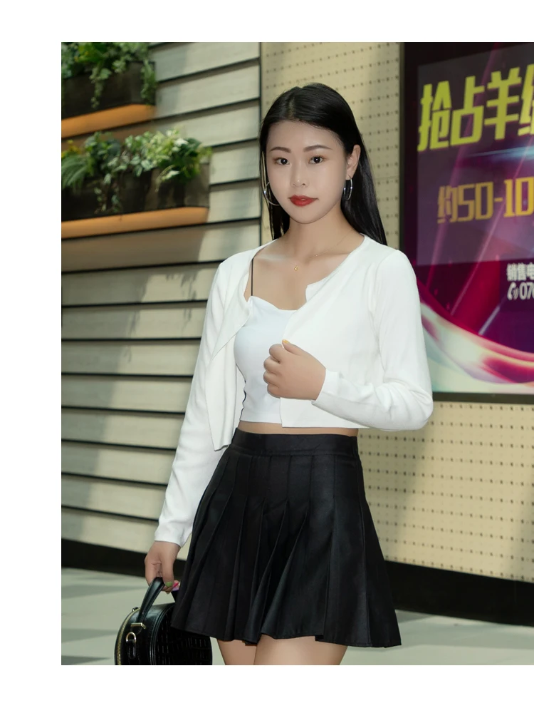 Blouses Black Cropped Knitted Sweater Korean Fashion Cardigan Female Women's Coat Spring 2025 Clothing Long Sleeve Top Jersey