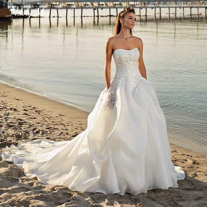 

Adoly Mey Gorgeous Appliques Court Train A-Line Wedding Dresses 2020 Elegant Strapless Zipper Up Vintage Bridal Gown Plus Size