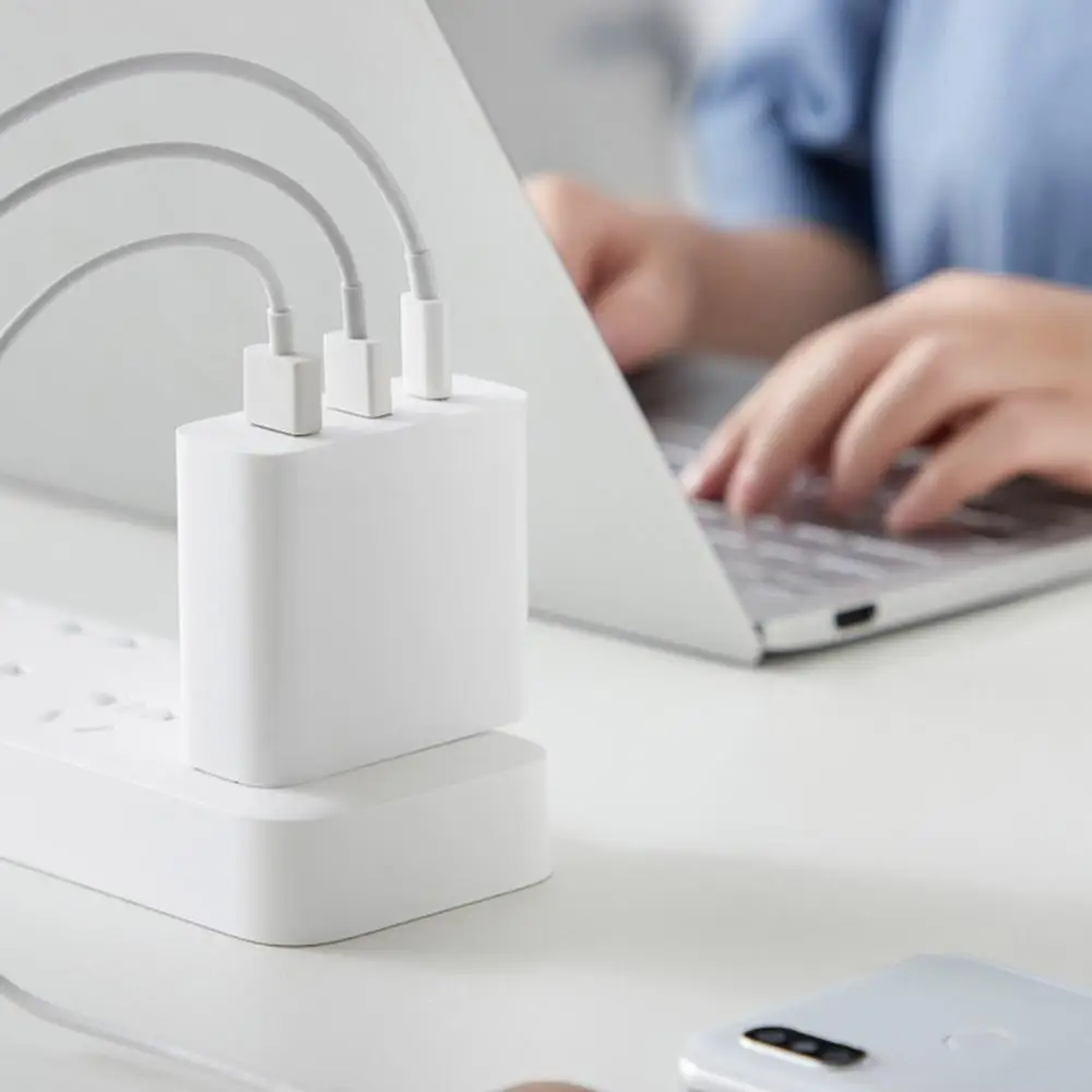 Оригинальное зарядное устройство Xiaomi портативное с 4 портами USB 5 В/7A 65 Вт дорожное