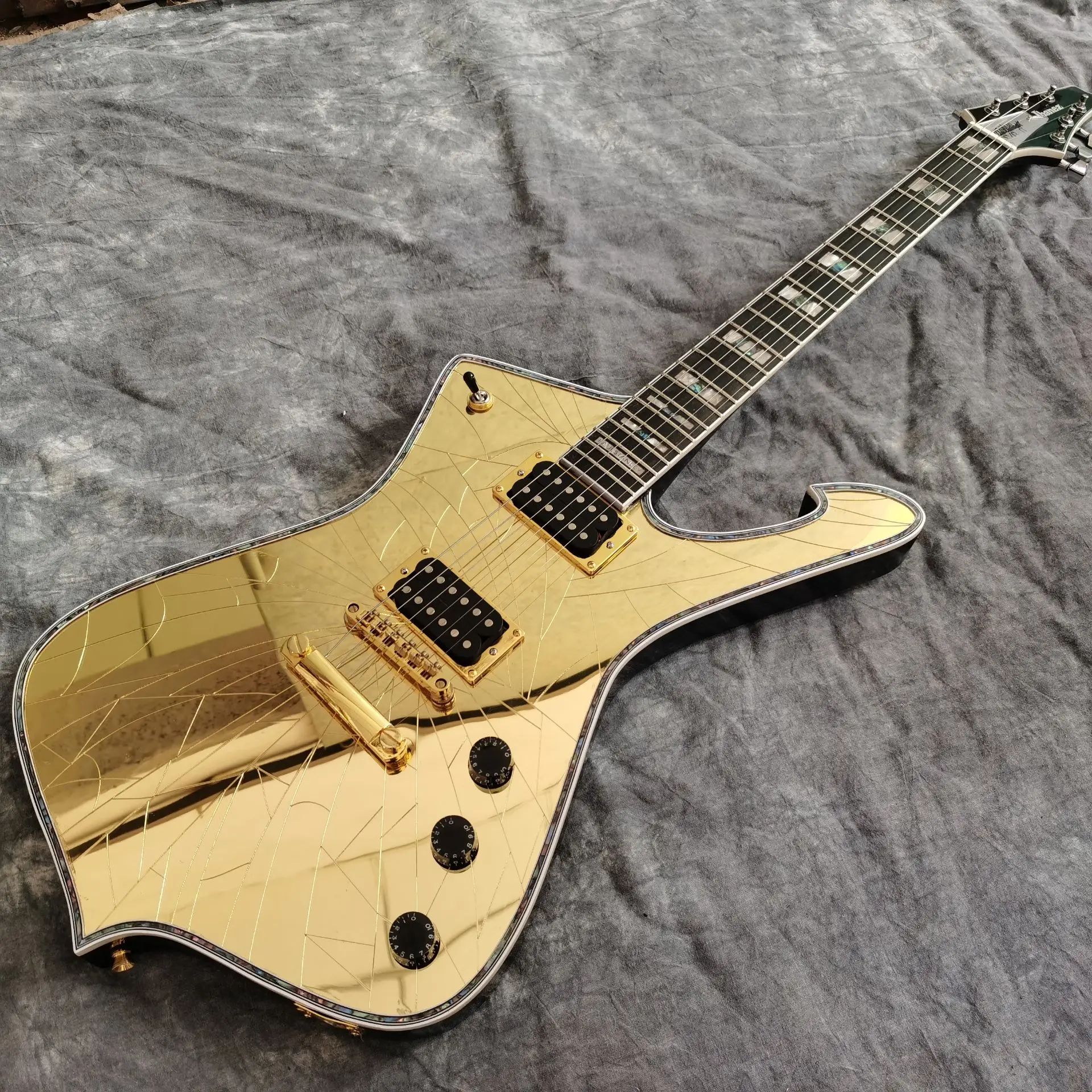 

New style.electric guitar.gold color Mirror top gitaar.handmade 6 stings guitarra.rosewood fingerboard.real ph