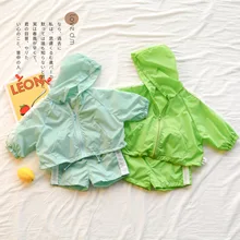 Комплекты одежды для маленьких мальчиков и девочек г., Летнее Детское пальто с длинными рукавами и капюшоном+ однотонные шорты для девочек комплект из двух предметов