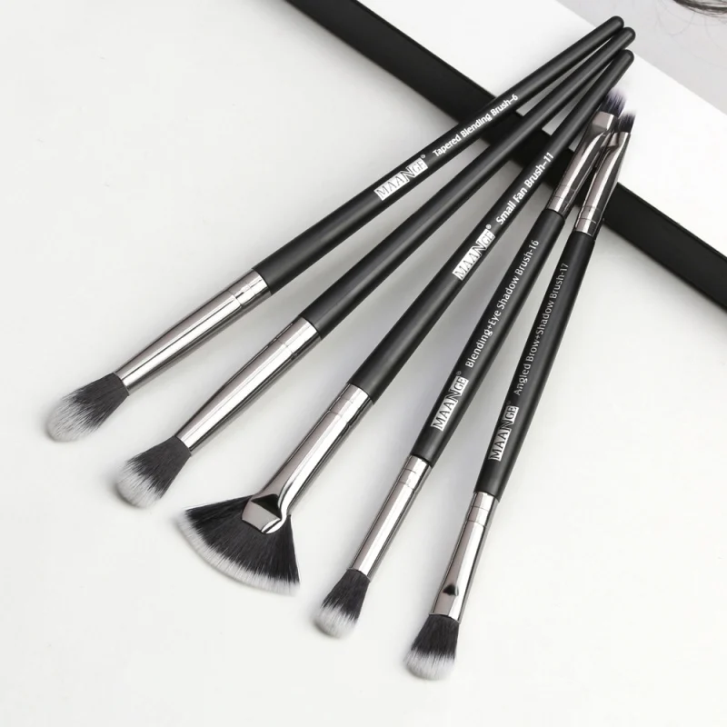 

MAANGE 5pcs Eye Makeup Brush Kit Eyeshadow Brush Fan Brush Smudge Brush Fine Cosmetic Brush