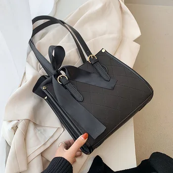 

High-quality fashion all-match rhombic embroidered thread small bag for fall/winter2020new Korean ladies one-shoulder armpit bag