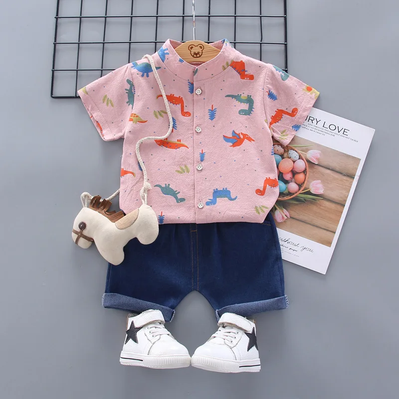 Pink Летняя одежда для маленьких мальчиков комплекты одежды для маленьких детей новая рубашка с принтом динозавра и шорты комплект из 2 предметов, спортивный костюм для мальчиков - Цвет: Pink