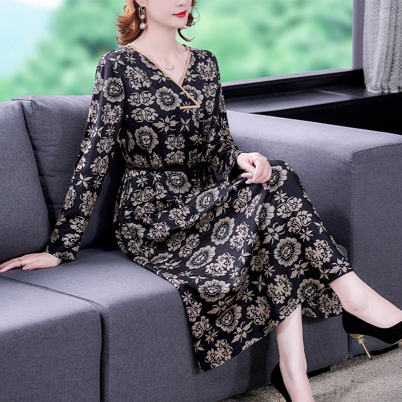 

2023 Elegant Bodycon Casual Midi Dress Autumn Winter Black Floral Suede Warm Dresses Women New Korean Vintage Office Lady Dress
