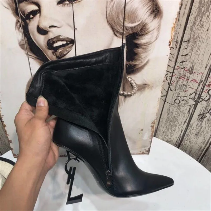 Черные женские ботильоны с острым носком на высоком каблуке; сезон осень-зима; стильные женские полусапожки из натуральной кашемировой кожи; обувь наивысшего качества