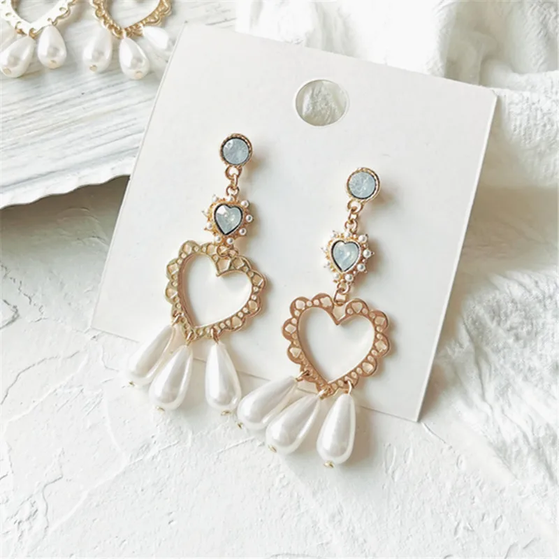 Fashion joker metal Heart stud earrings beautiful pearl tassel earrings Classic Palace restoring Vintage earrings for women