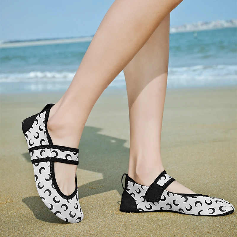 Women Beach Barefoot Shoes Aqua Swimming Shoes Soft Flat Yoga Men Quick Dry Slip On Socks Water Sneakers Unisex Surfing water shoes aqua shoes