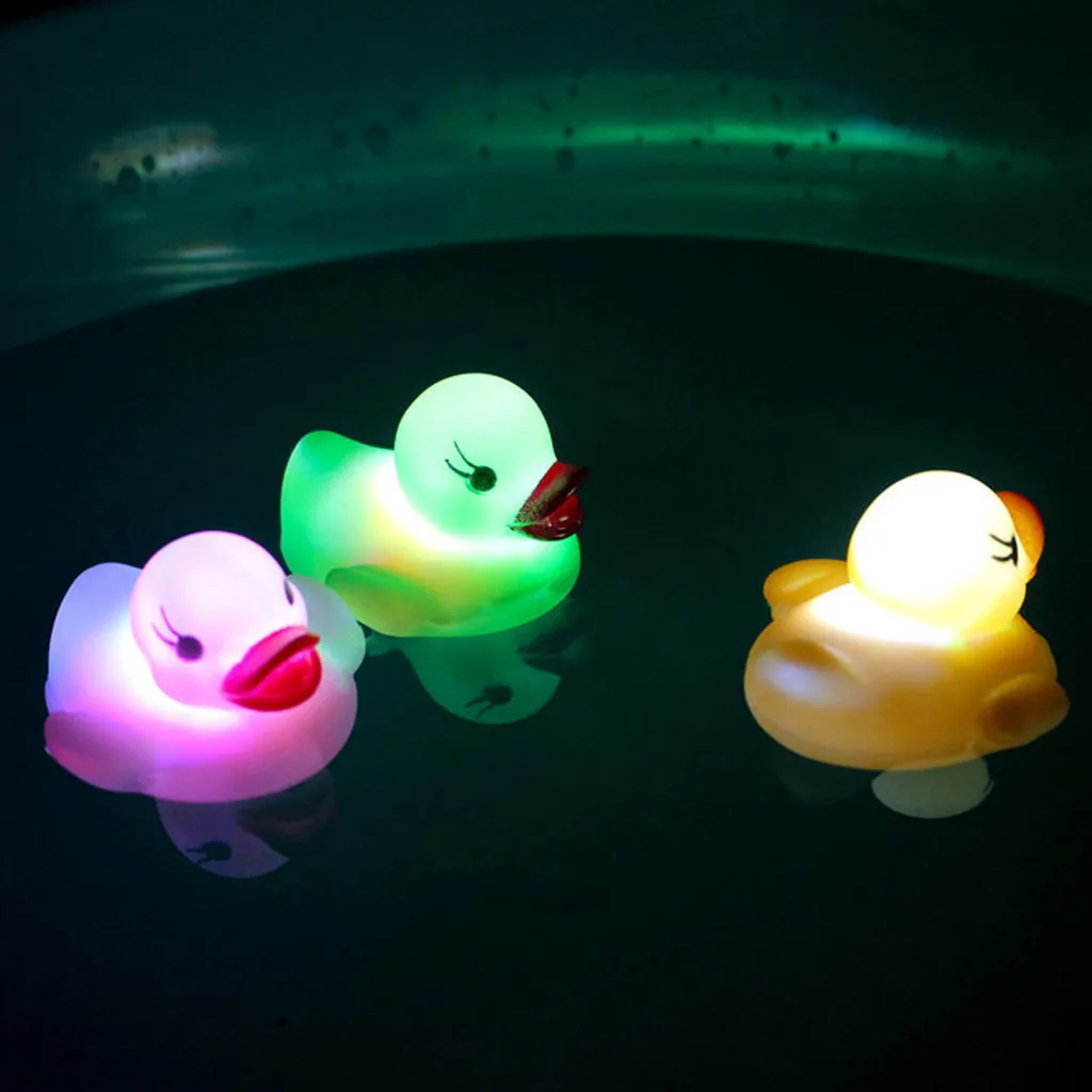 Glowing Yellow Rubber Duck 2Pcs LED Light Up Ducks Bath Toy Squeaky Water Play Floating Bath 2