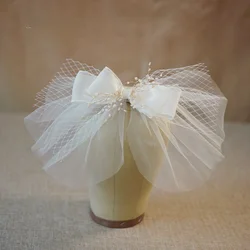 Beaded White Bow Beautiful Short Yarn Veil Barrettes Hairpin Wedding Headdress  белая элегантная шляпа