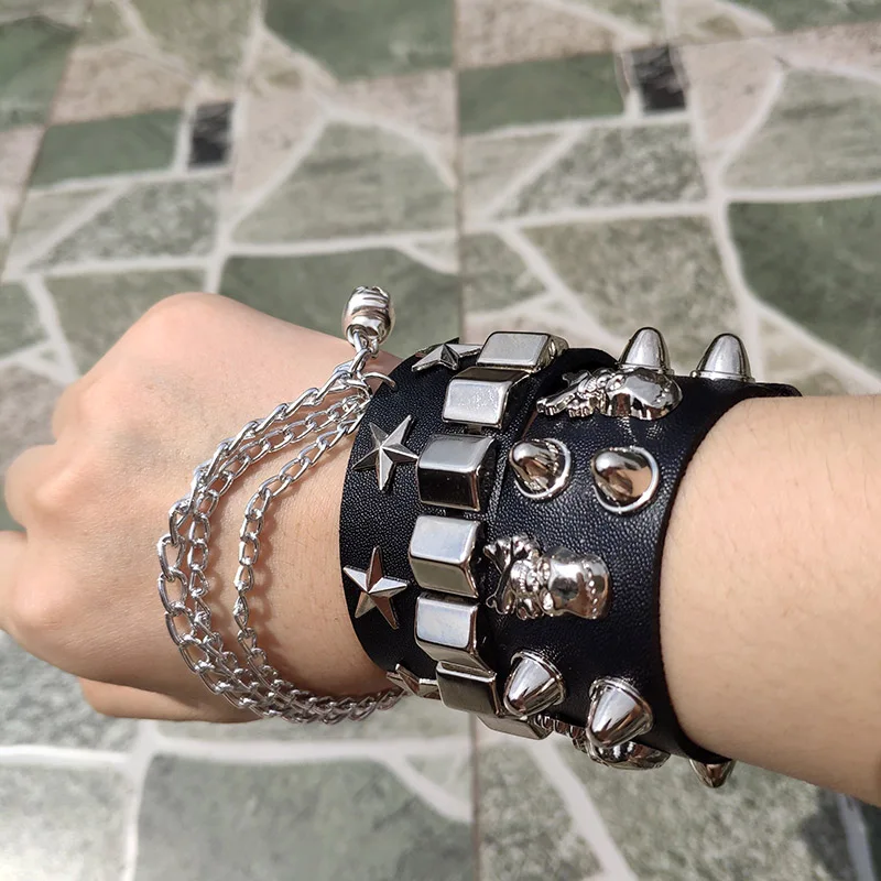 Bracelet gothique Grosses pointes et petites pointes