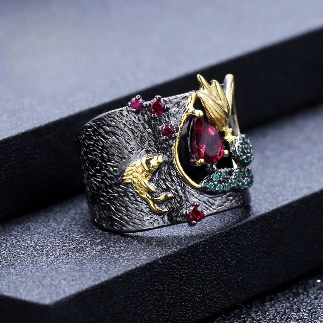 Europe and the United States hot hollow red zircon ring female explosion two-color jewelry horse eye zircon Jewelry gift