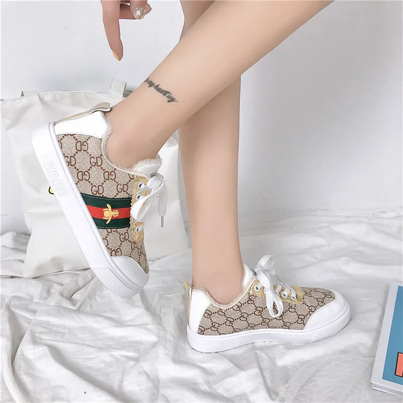 

Flat shoes ladies autumn and winter plus velvet PU leather strap Korean version of the net red wild casual students Xiaobai 2019