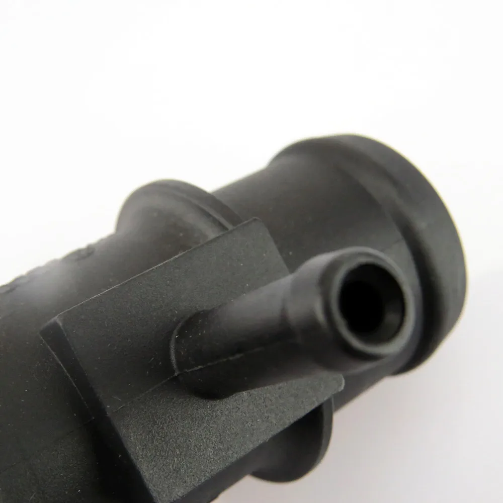 Engine Radiator Coolant Hose Connector New For VW Passat-TT