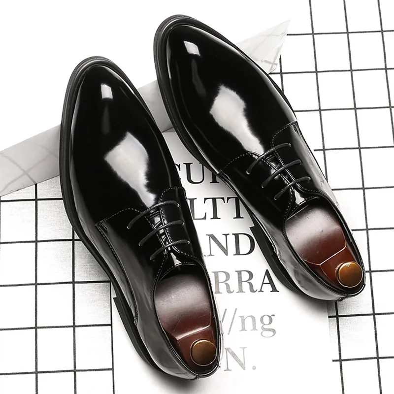 Мужская Новая Кожаная обувь с острым носком деловая модельная обувь мужские кожаные Формальные туфли с зеркальной краской классические черные туфли на шнуровке, европейские размеры 38-44