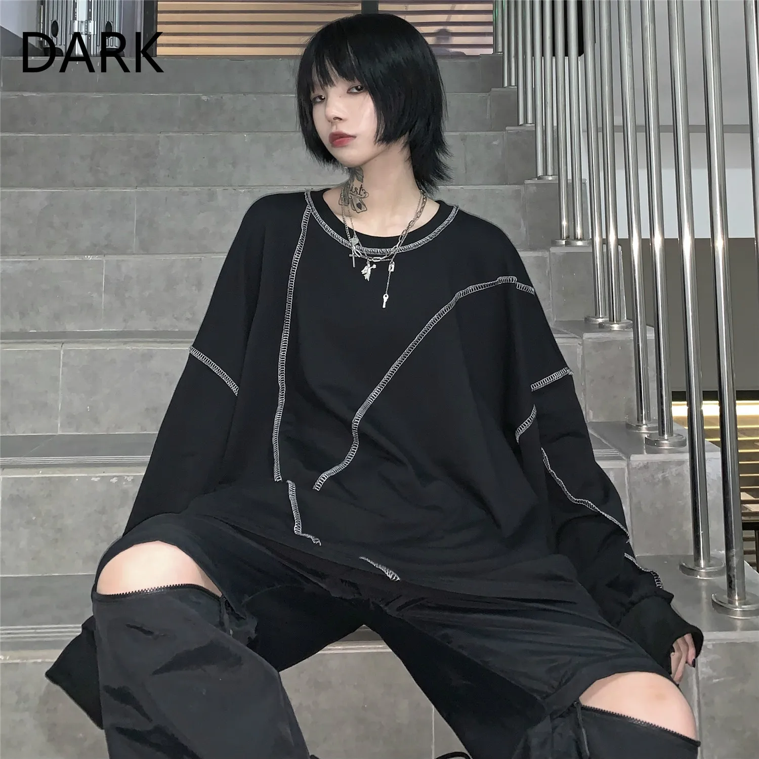 

Net Red Long-sleeved T-shirt Female Ins Super Fire Street Dark Retro Stitching Loose Wild Shirt Student Thin Sweater