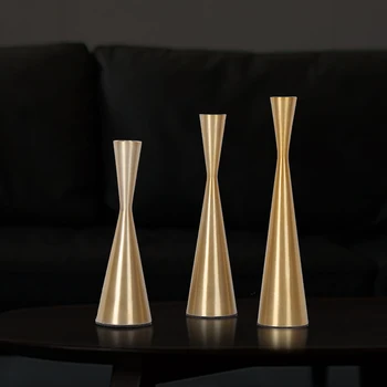 

Retro Golden Candle Holders Nordic Living Room Romantic Table Centerpieces Decoration Simple Luxury Candlestick Home Decor DA60Z