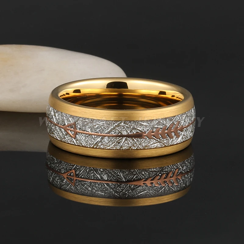 Kaufen 8mm New Cool Gold Herren Hartmetall Ring Frauen Hochzeit Band Silber Meteorit Gold Pfeil Inlay Comfort Fit