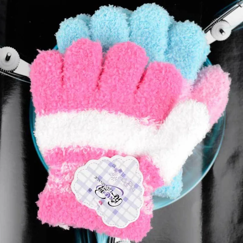 Модные новые детские зимние теплые плюшевые вязаные перчатки ярких цветов мягкие полный палец зимние аксессуары варежки