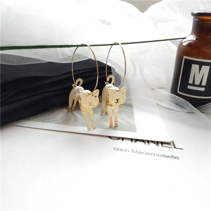 

Handmade Shaking 3D Cat Golden Hoop Earrings For Women Animal Fashion Jewelry