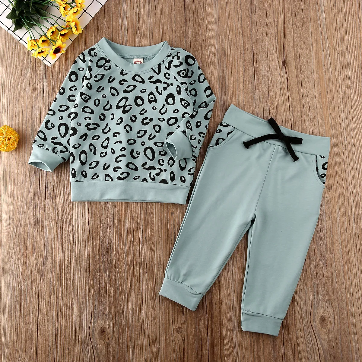 Комплекты зимней одежды для маленьких мальчиков и девочек с леопардовым принтом пуловер с длинными рукавами свитер+ длинные штаны