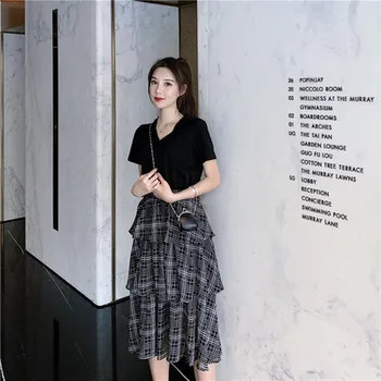 

Vintage French Elegant Two Piece Set Black T-shirts And Skirt Women Plaid Sets Casual Suit Clothing 2 Piece Set Womens