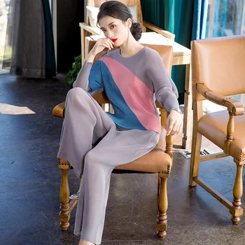 

European and American casual large size pleated printing suit 2020 spring new women's loose two piece set tops and pants sets