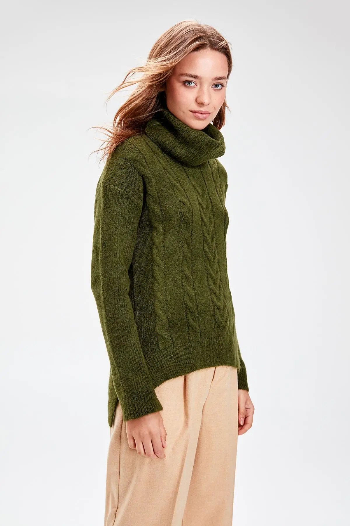 

Trendyol Khaki Mesh Detaylı Knitwear Sweater TWOAW20FV0143