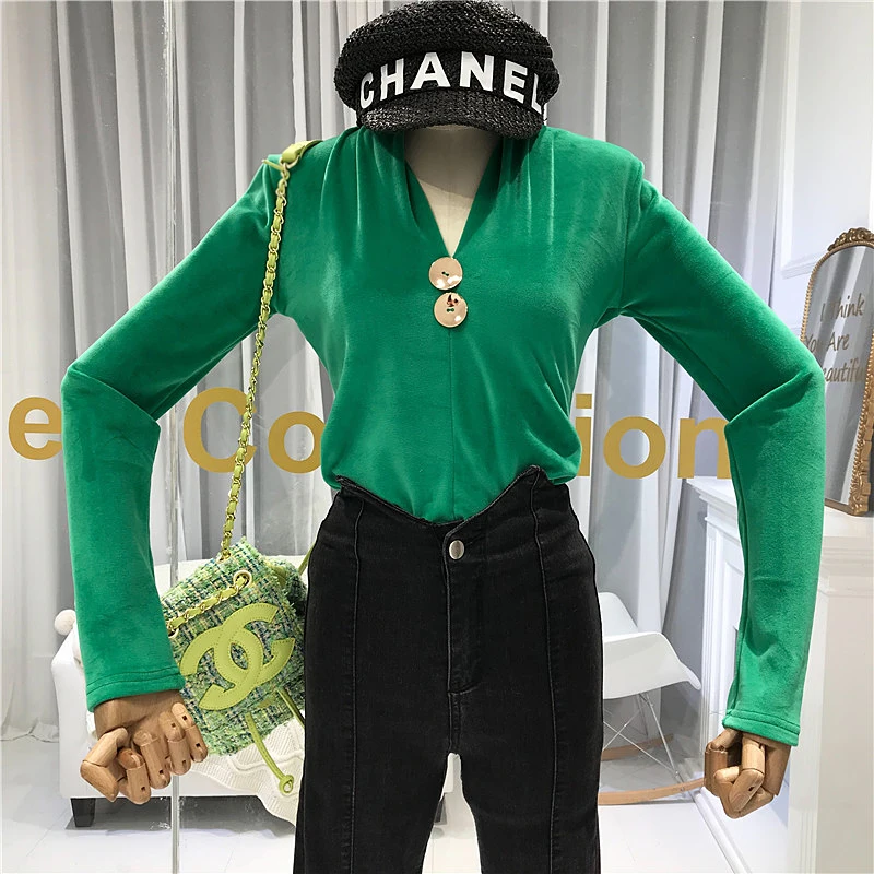 

Fashion Button Womens Tops and Blouses V-Neck High Street Solid Velvet 2019 Winter Warm Blusas Femininas Elegante Womens Shirt
