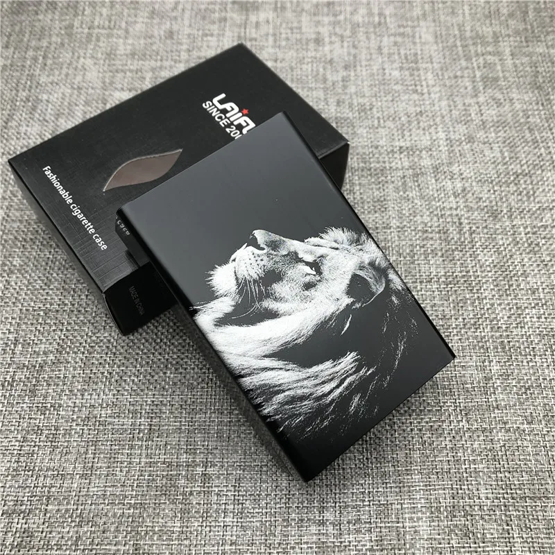 Customized Ultra-Thin Tiger Totem Aluminum Cigarette Case with Laser Engraving