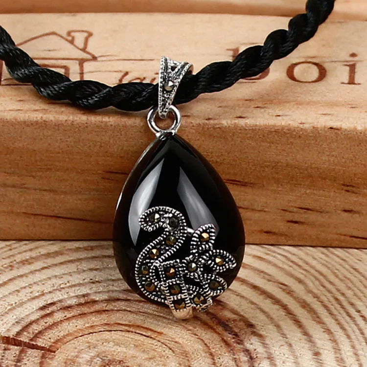 

JSH Thai Silver S925 Fine Silver Inlaid Natural Green Black Agate Powder Synthesis Cat's Eye Chalcedony Pendant Peacock