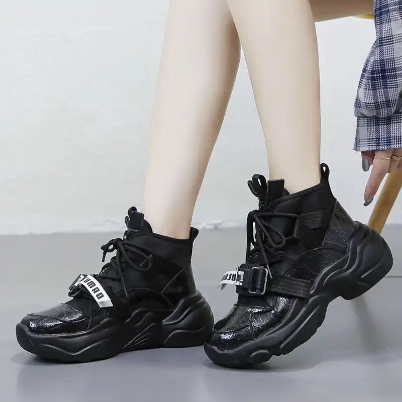 Semi sports shoes Clearance