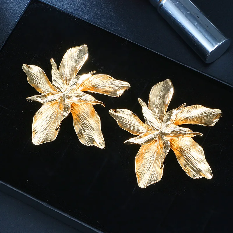 

New Korea gold color flower geometry earring for Women irregular alloy Big flower Statement earrings for jewelry Pendientes 2019
