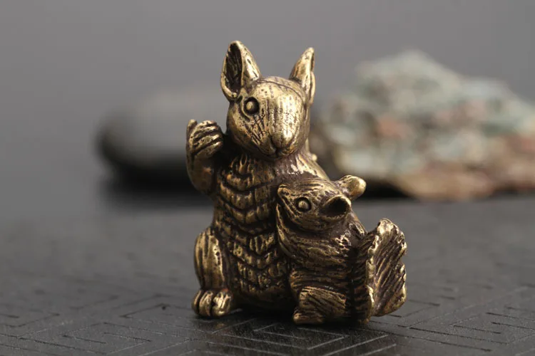 Mother Child Rabbits Statue (2)