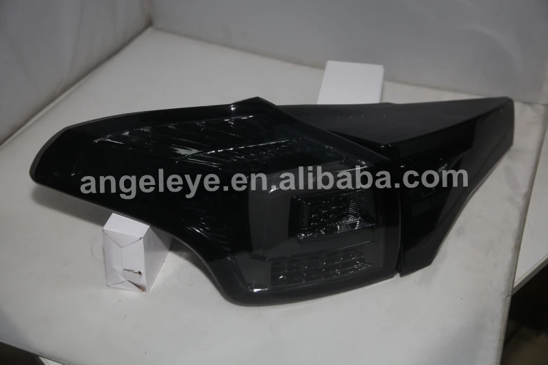 Светодиодный задний фонарь для Toyota RAV4 2013- дымчатый черный TW