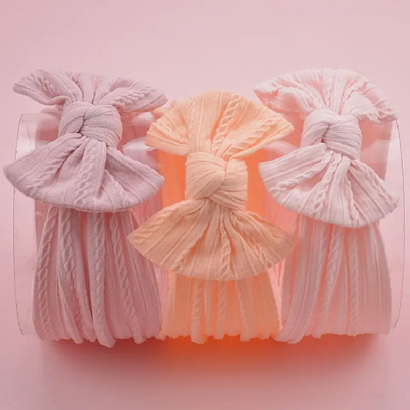 10885493259_1724052294 (1)