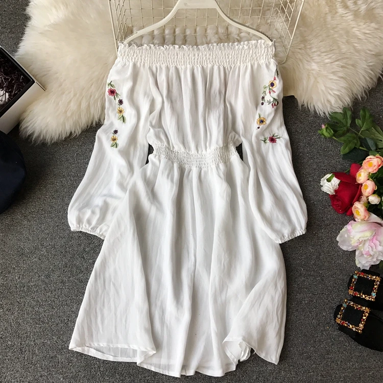 Женское платье с вырезом лодочкой Gagaok ТРАПЕЦИЕВИДНОЕ мини цветочной вышивкой и