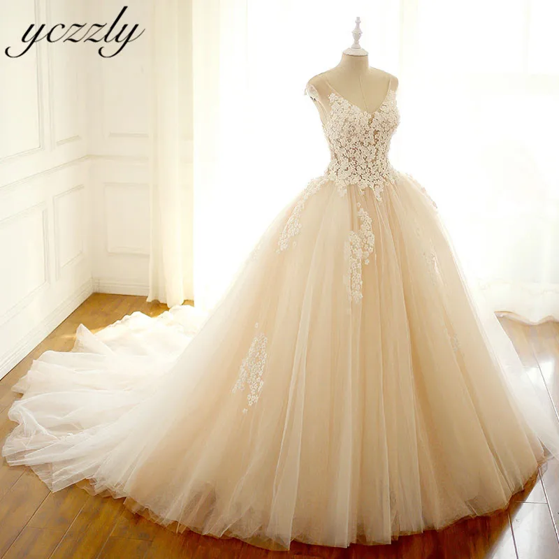 

Vestido De Novia Cuello V Gorgeous V-neck Ball Gown Princess Crystal Bridal Dresses 2019 Cap Sleeves Flowers Wedding Dress W101