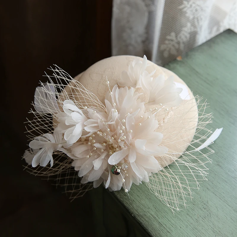 French Ladies Mini Wedding Headwear Feather Veil Fedora Cap Elegant Ladies Cocktail Race Horse Party Fascinator Hair Clips New