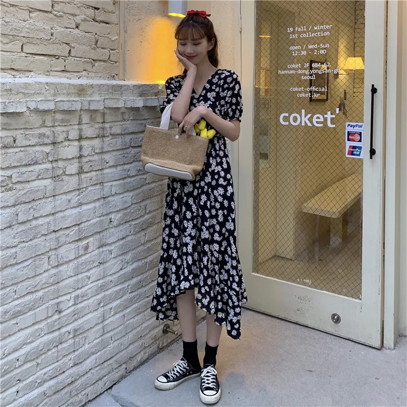 

VICONE summer new irregular little Daisy purple floral skirt dress restoring ancient ways Dress