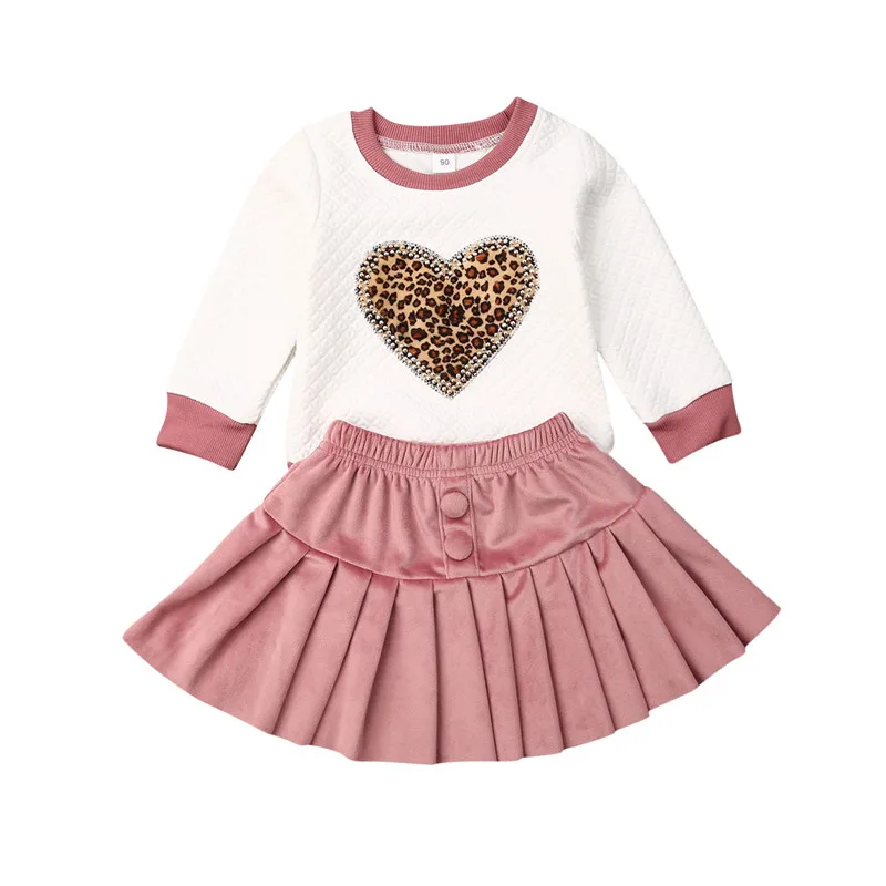 Весенне-осенний топ с принтом сердца для маленьких девочек, бархатная плиссированная юбка, комплект одежды из 2 предметов