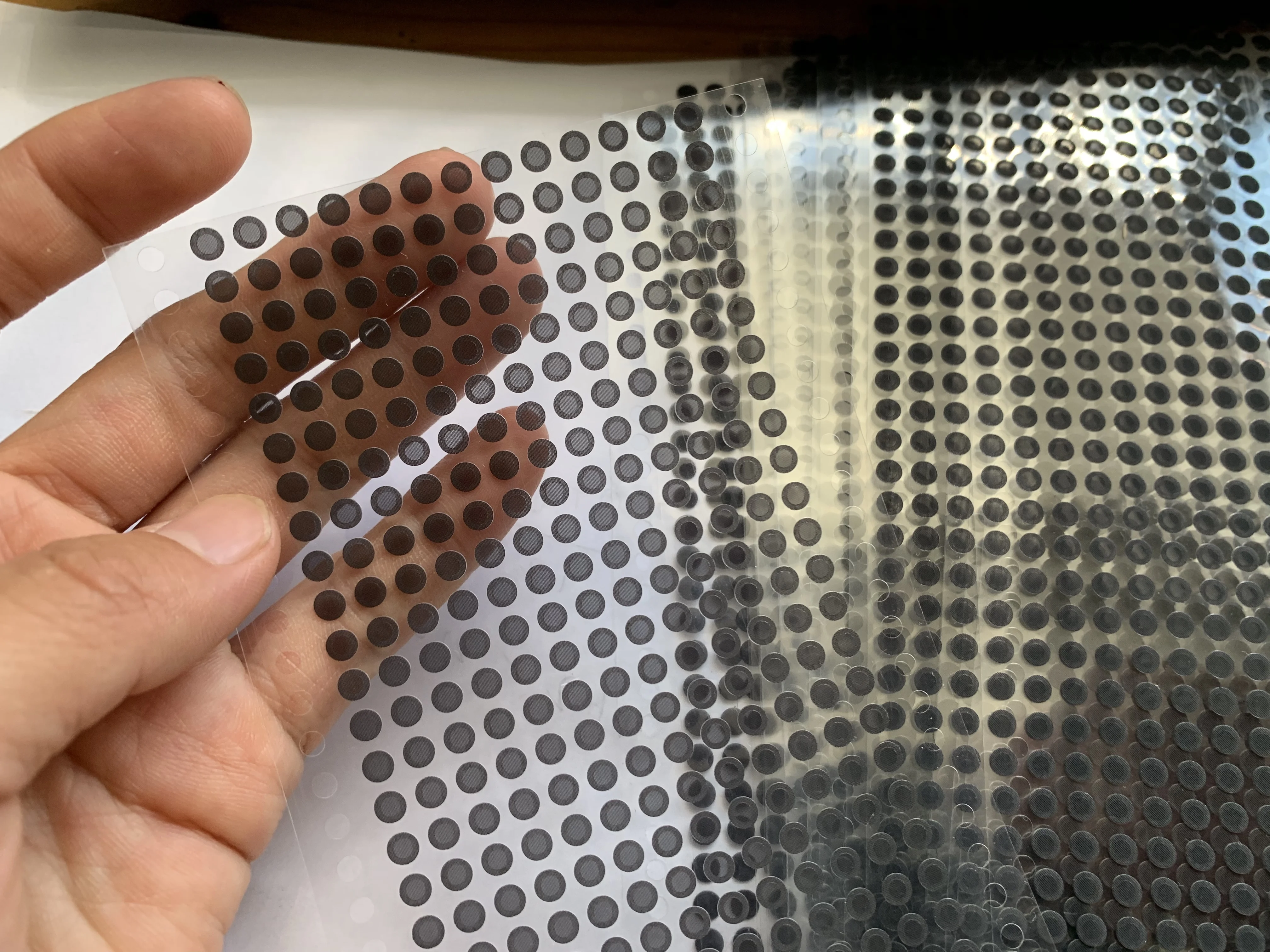 

4.0mm dust network black color 4mm Headphone steel mesh Headphone accessories Ear shell dustproof 100pcs